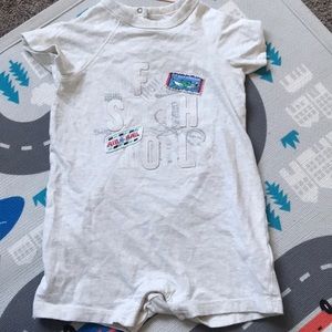 Baby GAP “off to see the world” 18-24 months